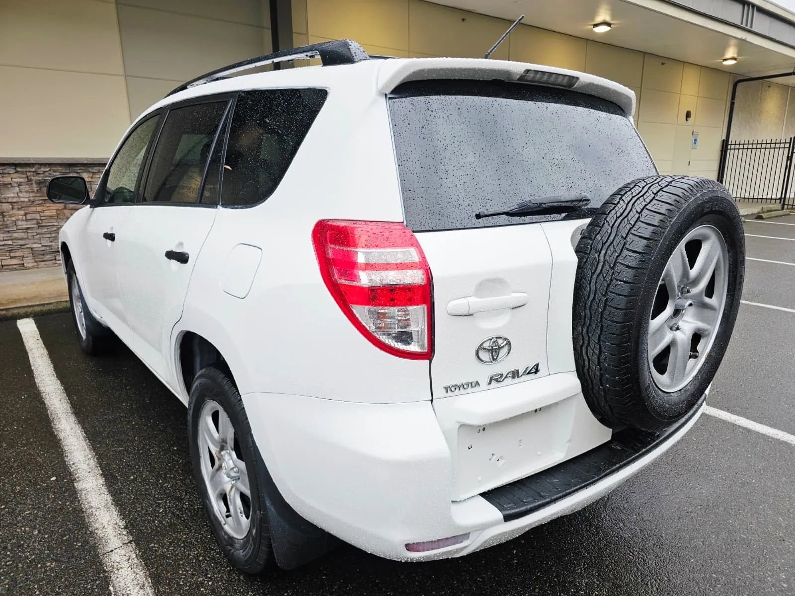 Used 2009 Toyota RAV4 4WD image 3