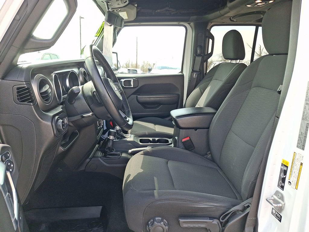 Used 2022 Jeep Gladiator Sport AWD/4WD image 15