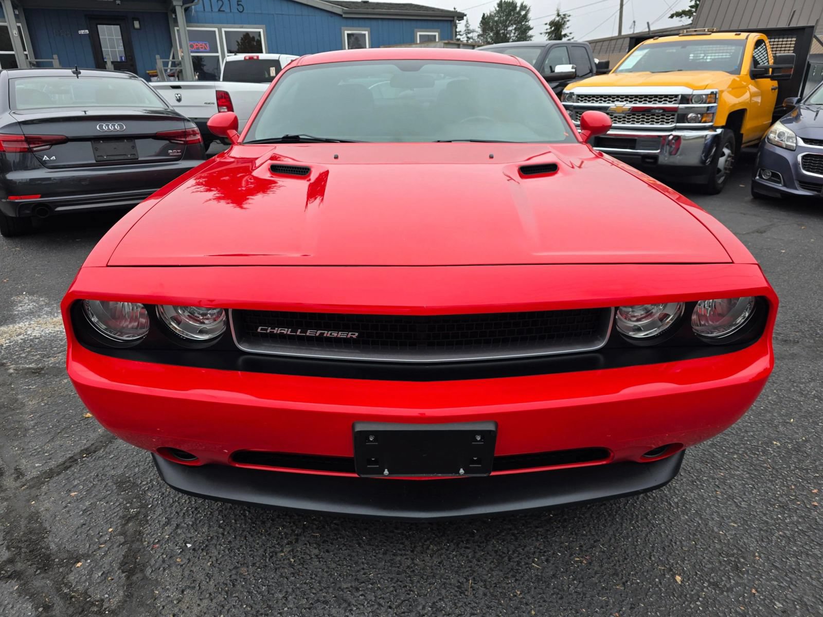 Used 2014 Dodge Challenger SXT RWD image 8