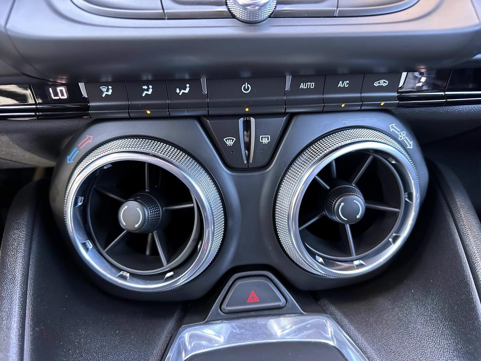 Used 2020 Chevrolet Camaro SS RWD image 23