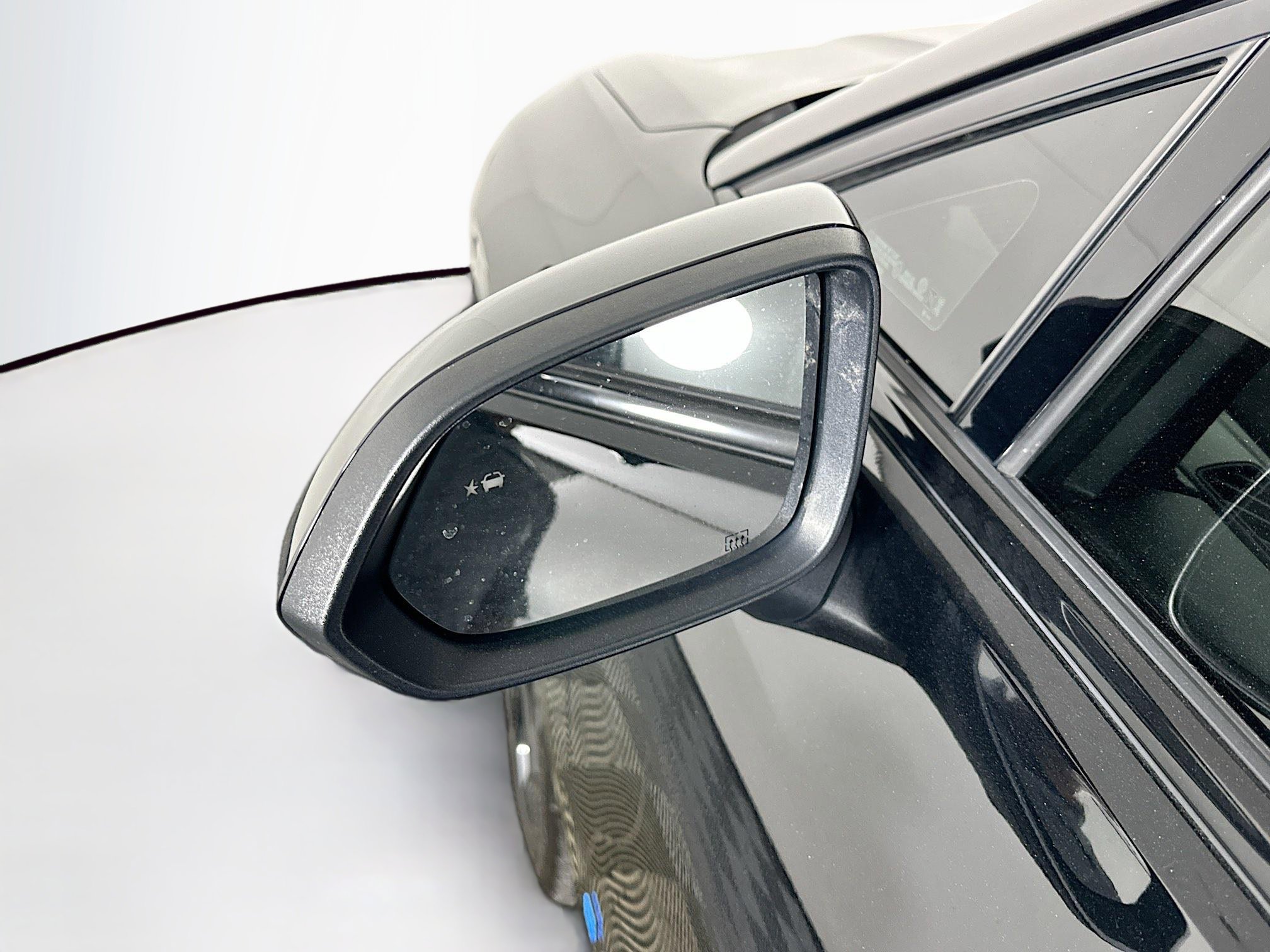 Used 2024 Chevrolet Equinox EV RS FWD image 16