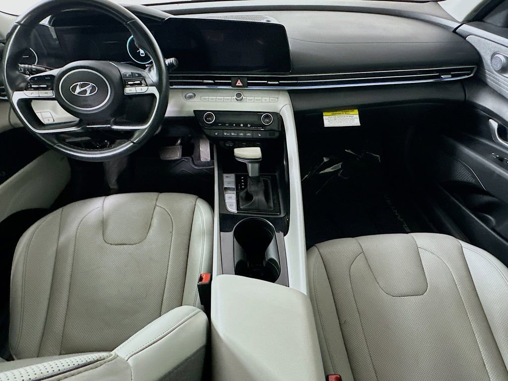 Used 2022 Hyundai Elantra Limited w/ Winter Weather Package FWD image 16