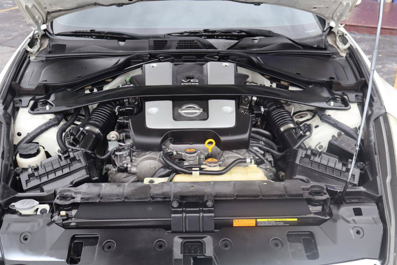 Used 2014 Nissan 370Z Coupe w/ Sport Package RWD image 33