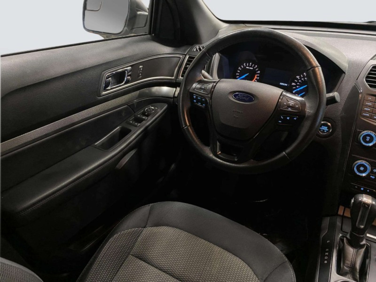Used 2019 Ford Explorer XLT FWD image 23