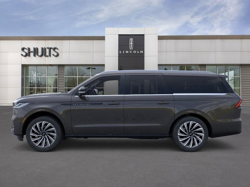New 2025 Lincoln Navigator L Black Label image 3