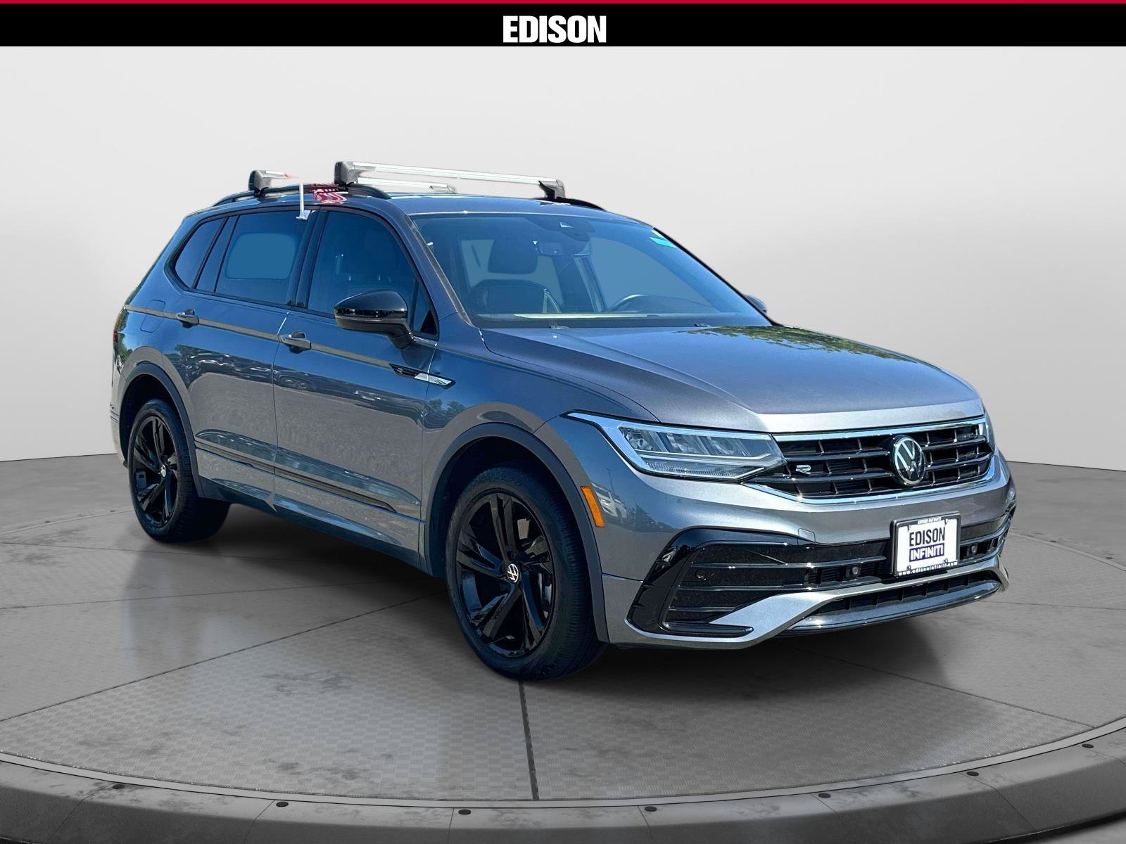 Used 2023 Volkswagen Tiguan SE R-Line AWD/4WD image 1