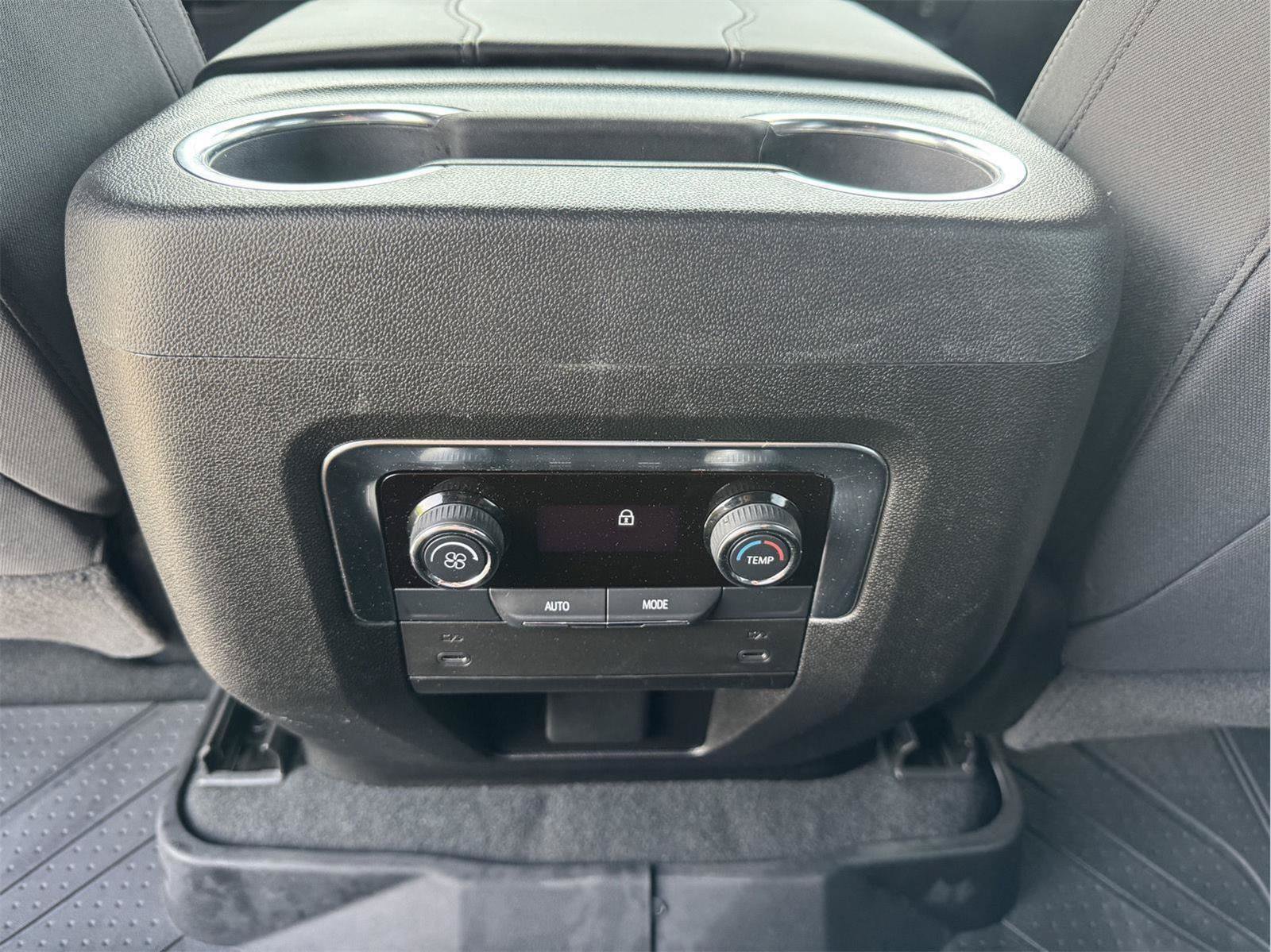 Used 2025 Chevrolet Suburban LS AWD/4WD image 61