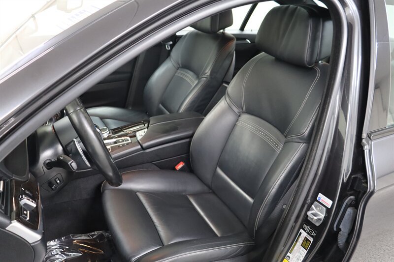 Used 2015 BMW 535i xDrive Sedan AWD/4WD image 18