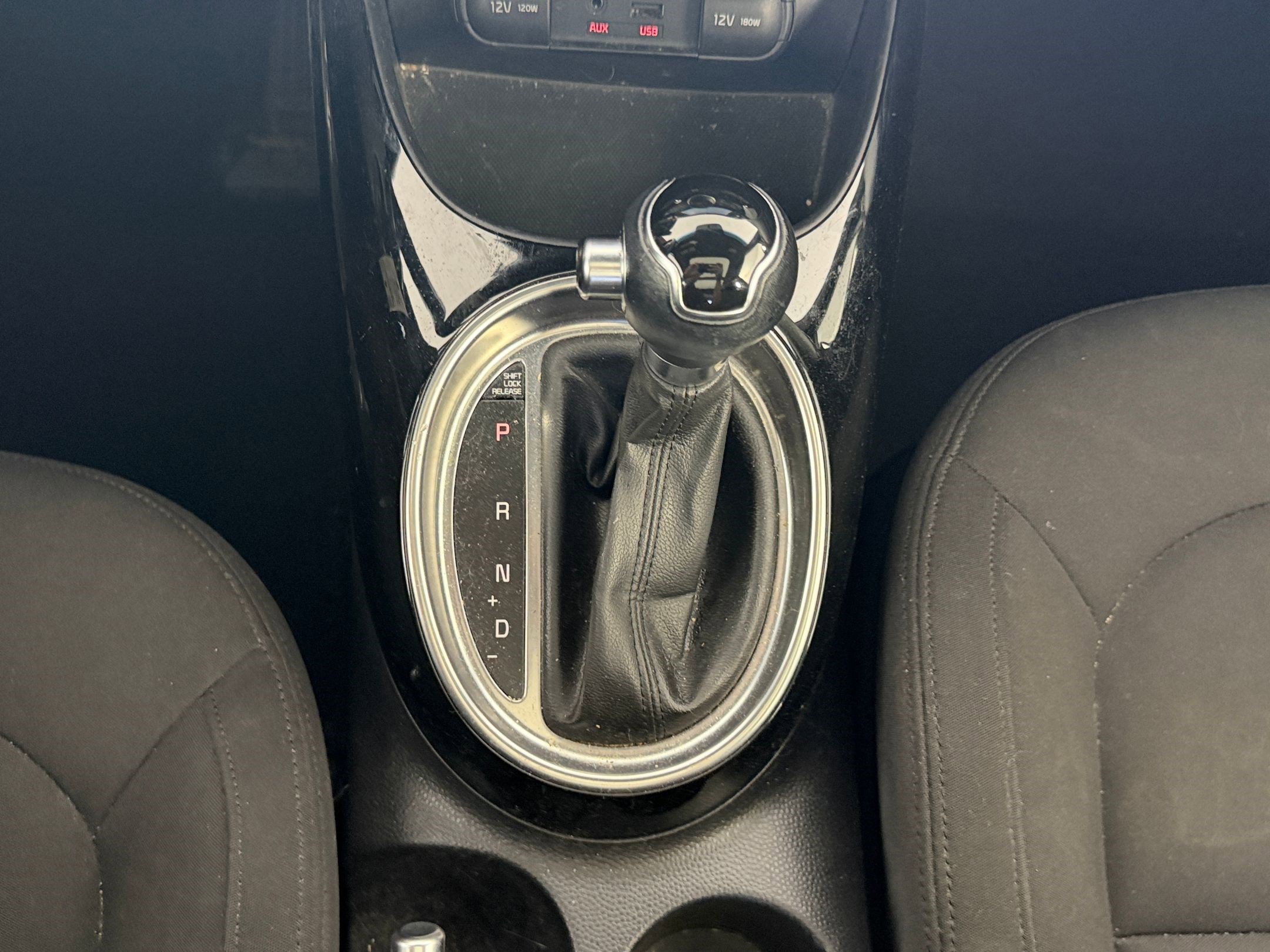 Used 2015 Kia Soul ! w/ Sun & Sound Package FWD image 17