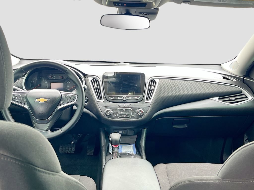 Used 2025 Chevrolet Malibu RS FWD image 21