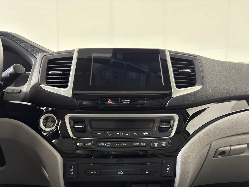 Used 2017 Honda Pilot Touring image 24