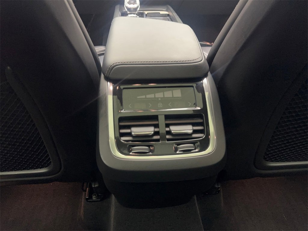 Used 2022 Volvo XC60 B5 Inscription w/ Protection Package Premier image 73