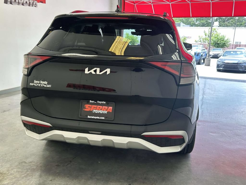 Used 2025 Kia Sportage EX w/ Premium Package FWD image 4