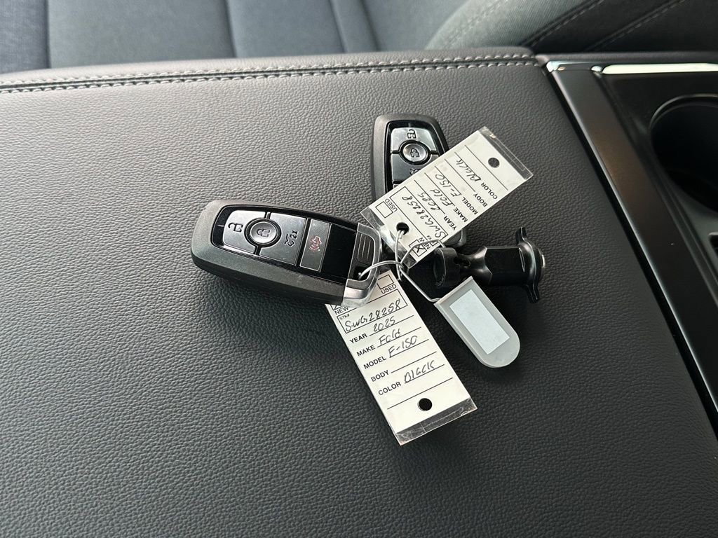 New 2025 Ford F150 Lightning XLT image 78