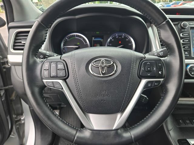 Certified 2017 Toyota Highlander Limited AWD/4WD image 24