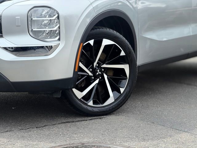 Used 2022 Mitsubishi Outlander ES AWD/4WD image 4
