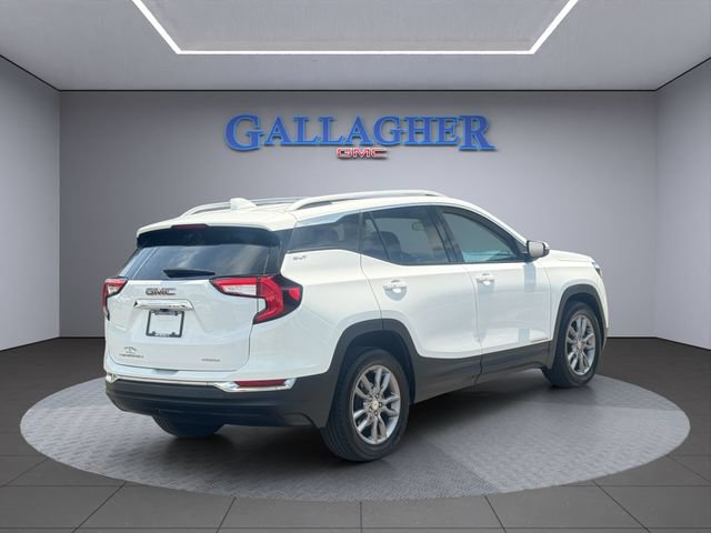 Used 2022 GMC Terrain SLT w/ Infotainment Package II AWD/4WD image 4
