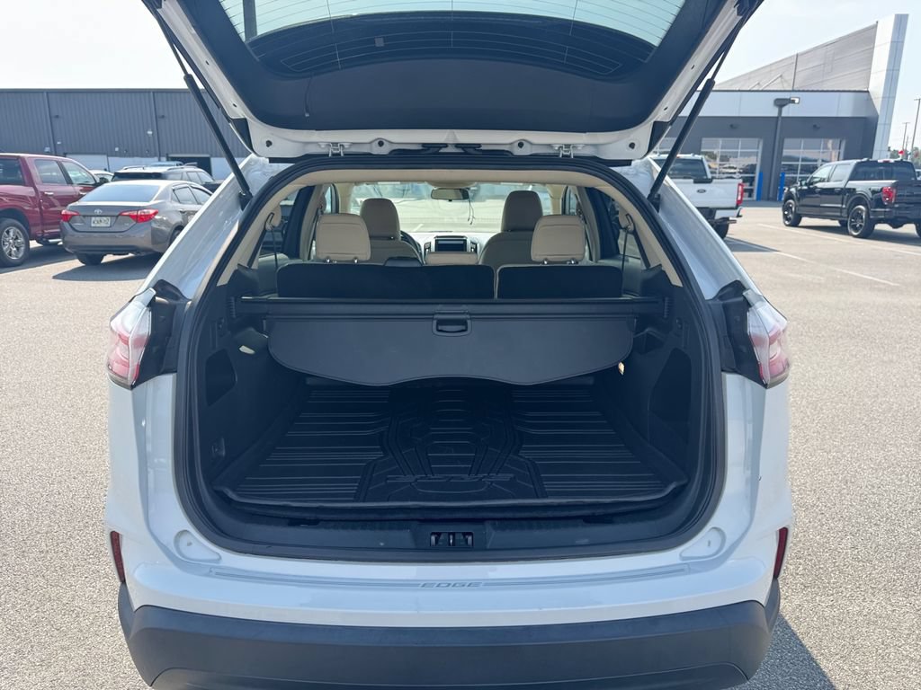 Used 2024 Ford Edge SE w/ Cargo Accessory Package AWD/4WD image 17