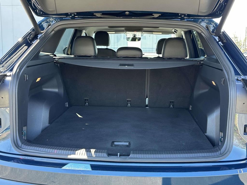 Used 2021 Volkswagen Atlas Cross Sport SE image 8