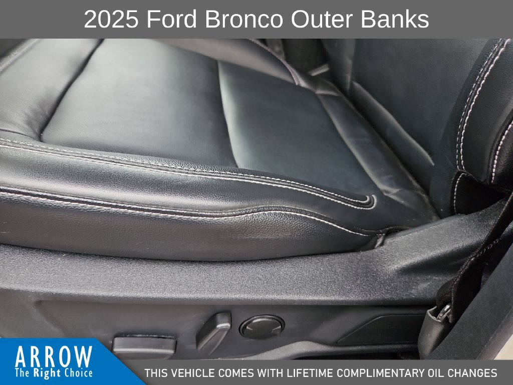 Used 2025 Ford Bronco Outer Banks AWD/4WD image 23