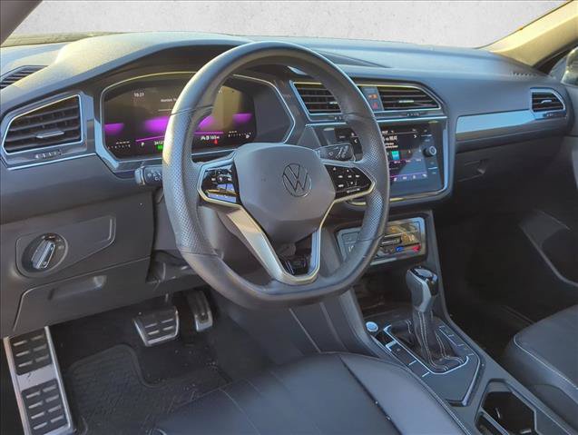 Used 2023 Volkswagen Tiguan SE R-Line FWD image 9