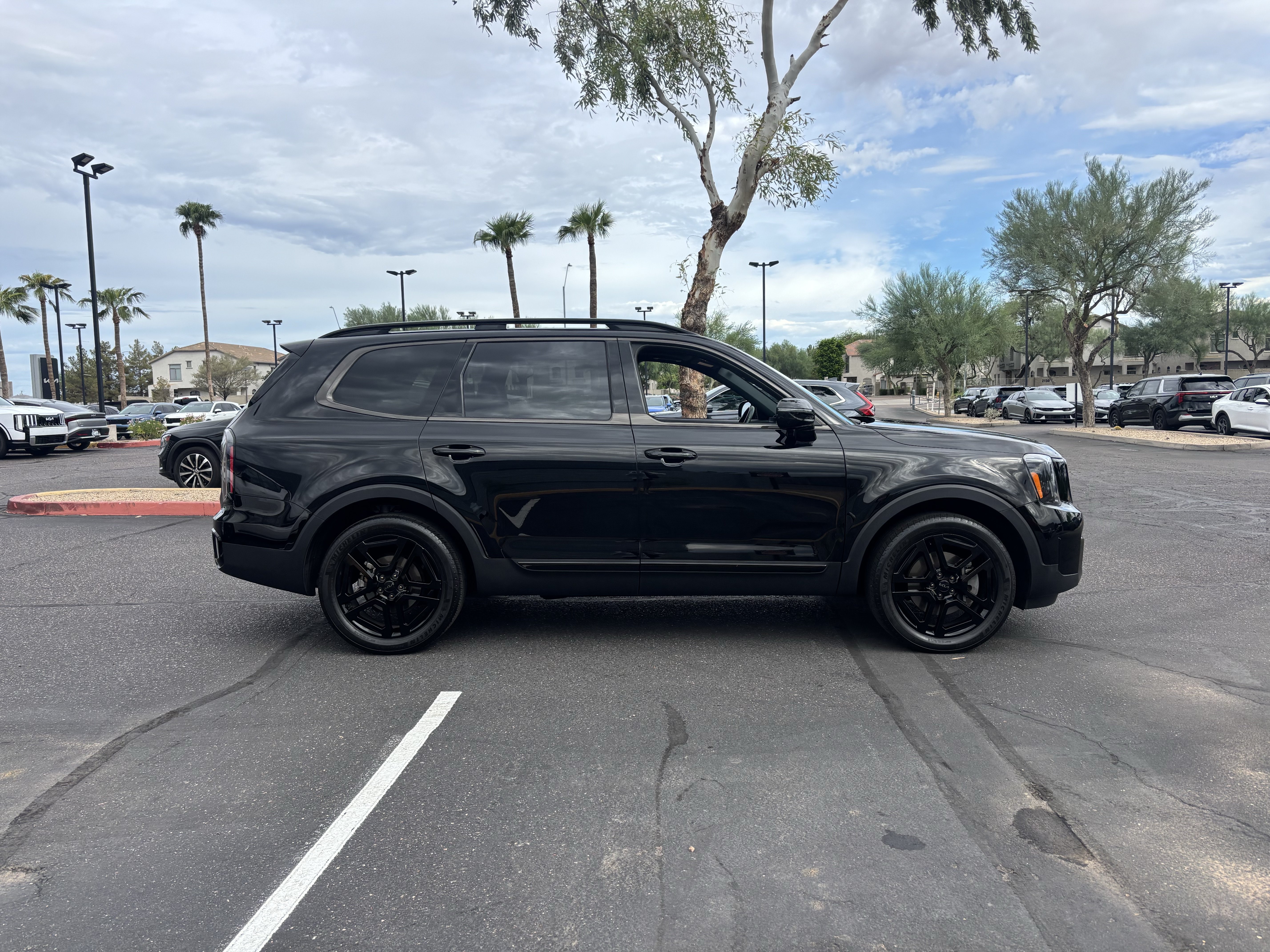 Certified 2025 Kia Telluride SX X-Line AWD/4WD image 2