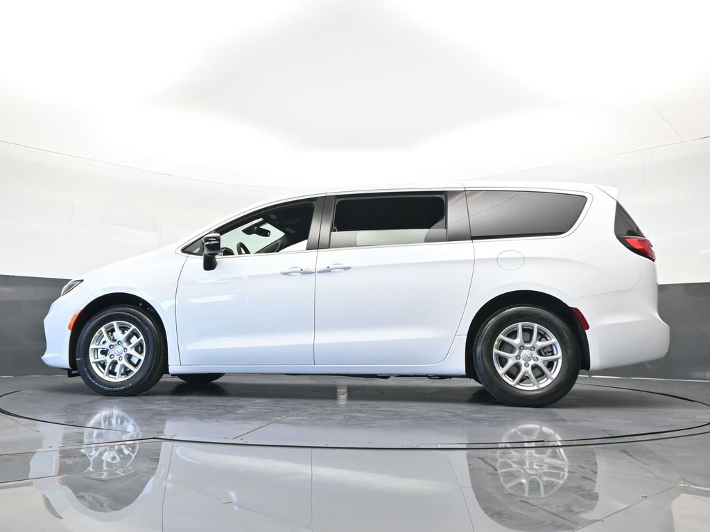 New 2026 Chrysler Pacifica Select FWD image 55