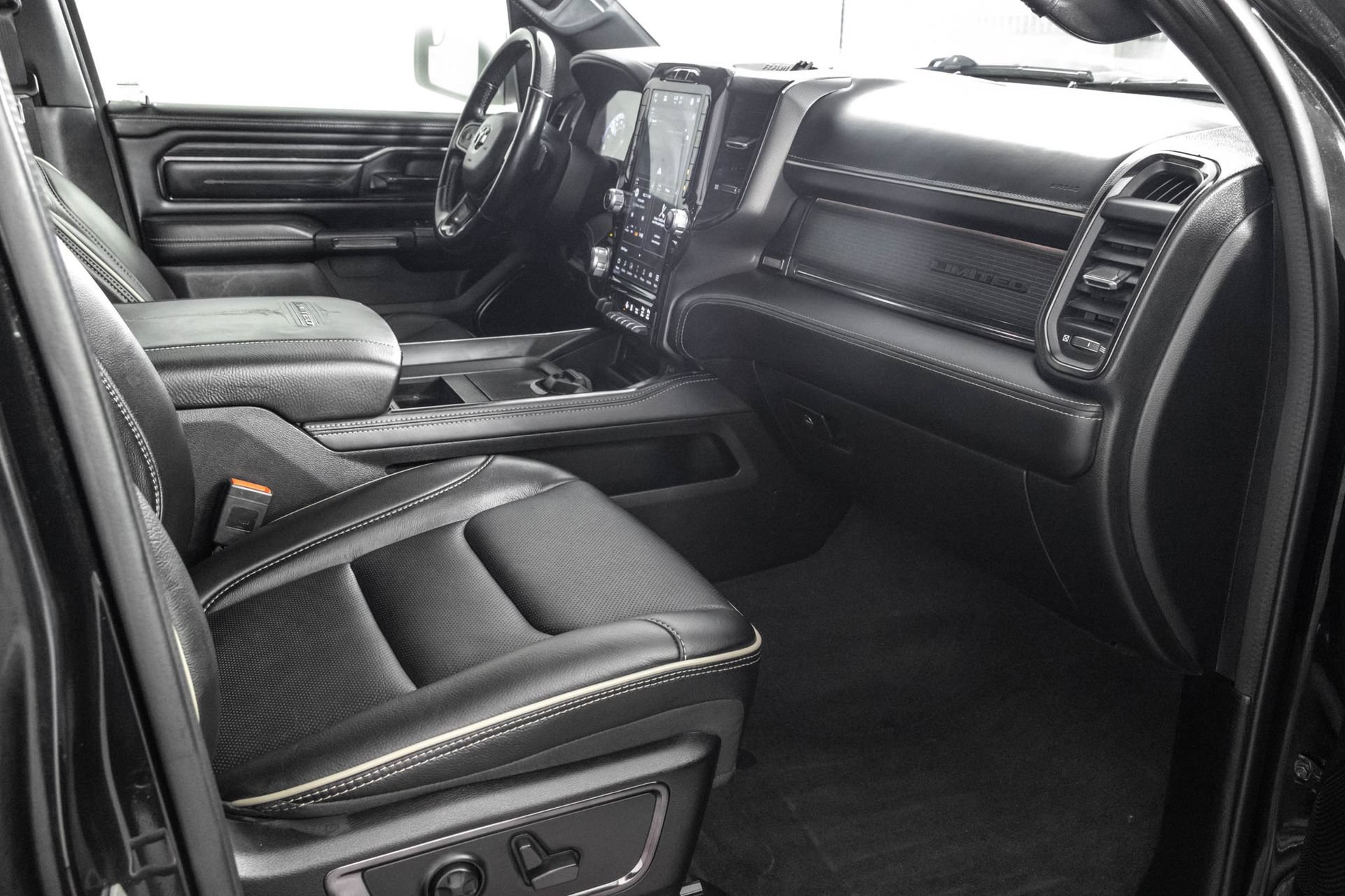 Used 2022 RAM 1500 Limited AWD/4WD image 42