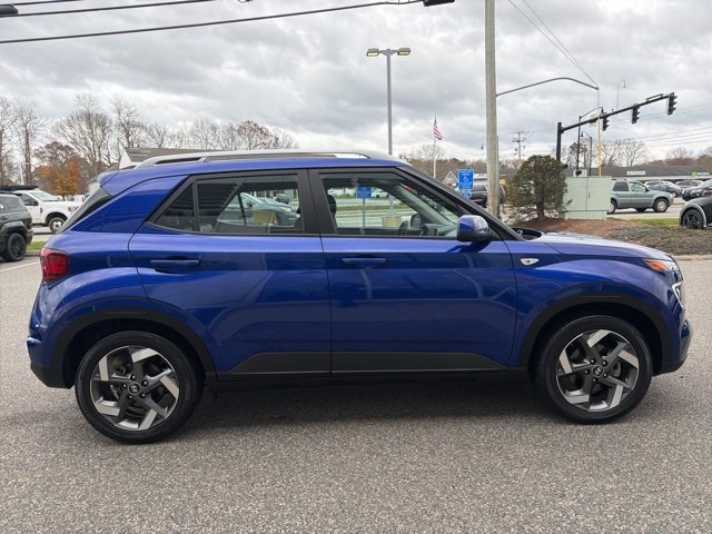 Certified 2022 Hyundai Venue Limited w/ Cargo Package image 5