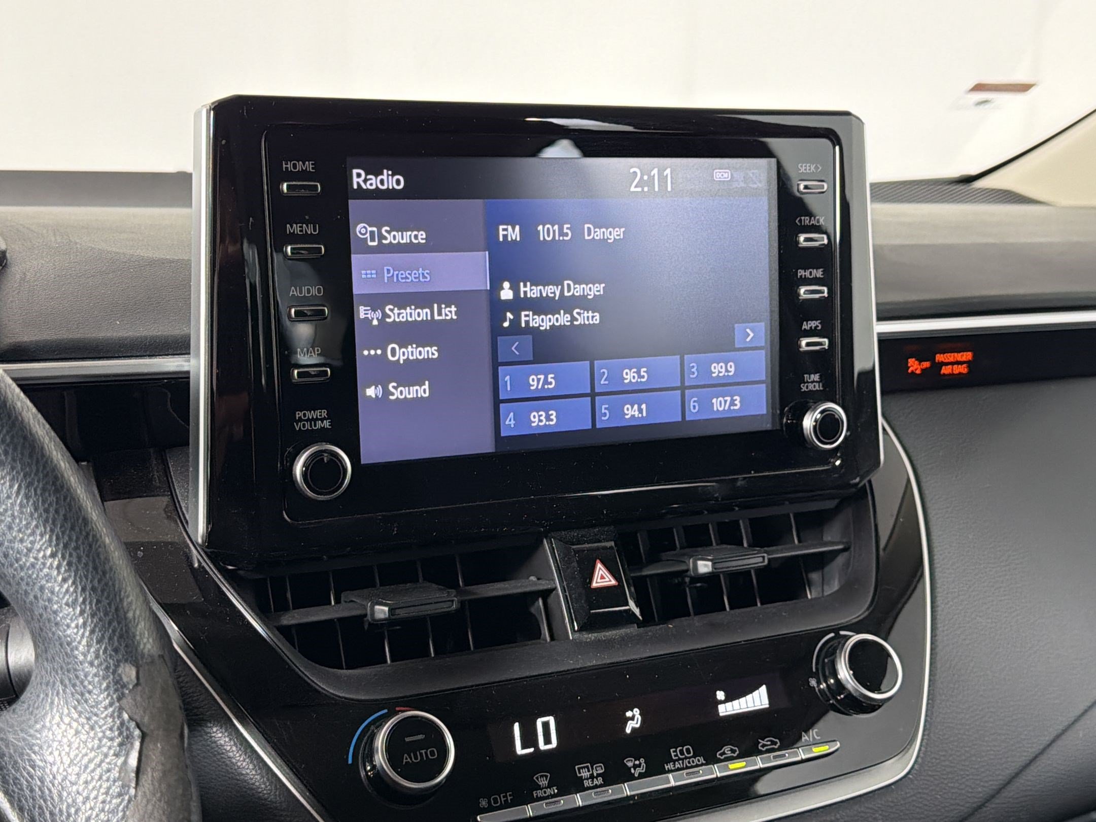 Used 2020 Toyota Corolla LE FWD image 17