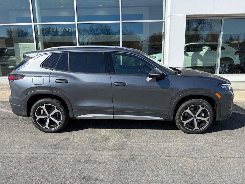 New 2026 Volkswagen Tiguan SE AWD/4WD image 2