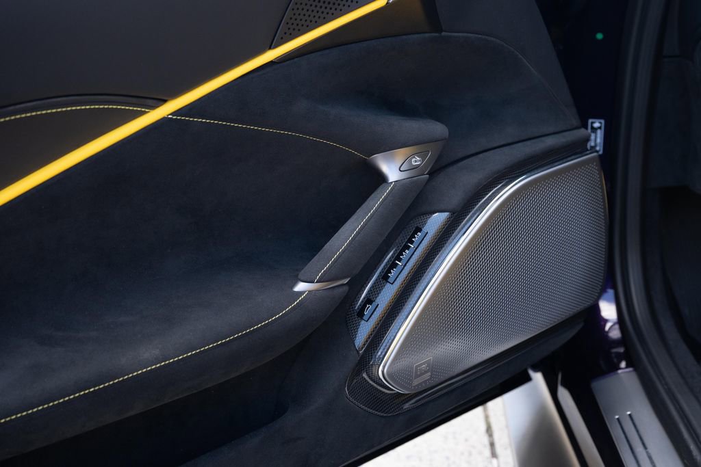 Used 2024 Ferrari Roma Spider image 28