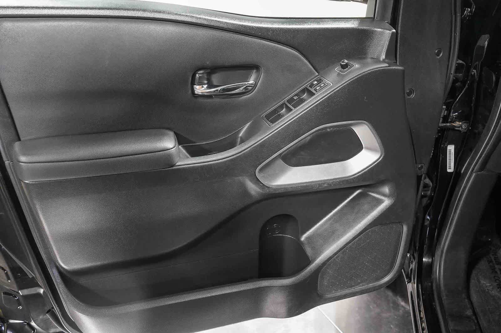 Used 2024 Nissan Frontier SV image 21