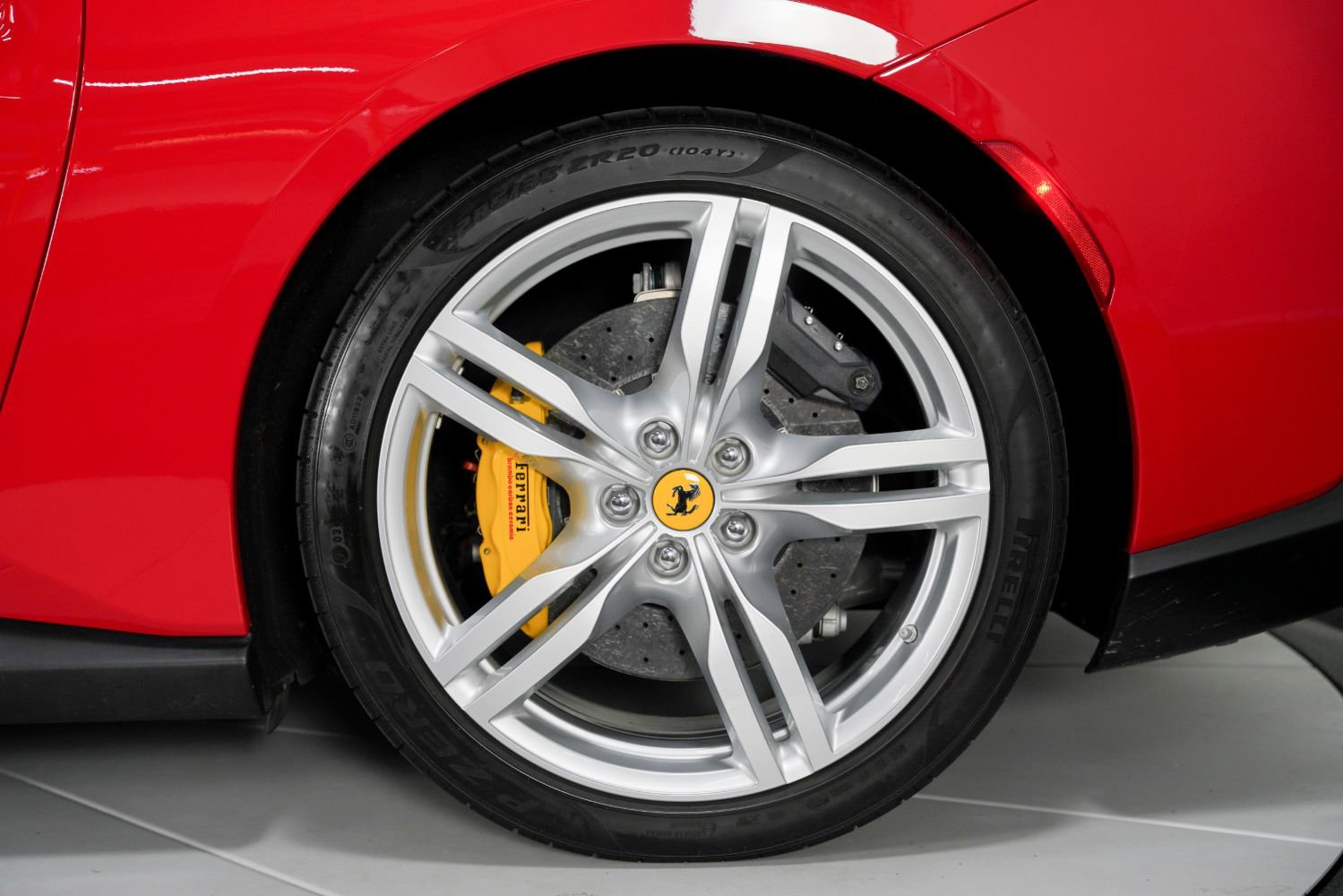 Used 2020 Ferrari Portofino image 21