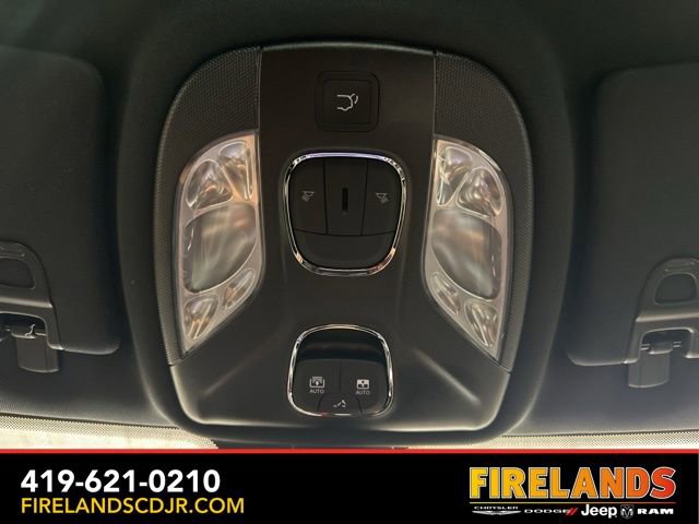 New 2025 Jeep Compass Latitude w/ Sun & Sound Group image 20