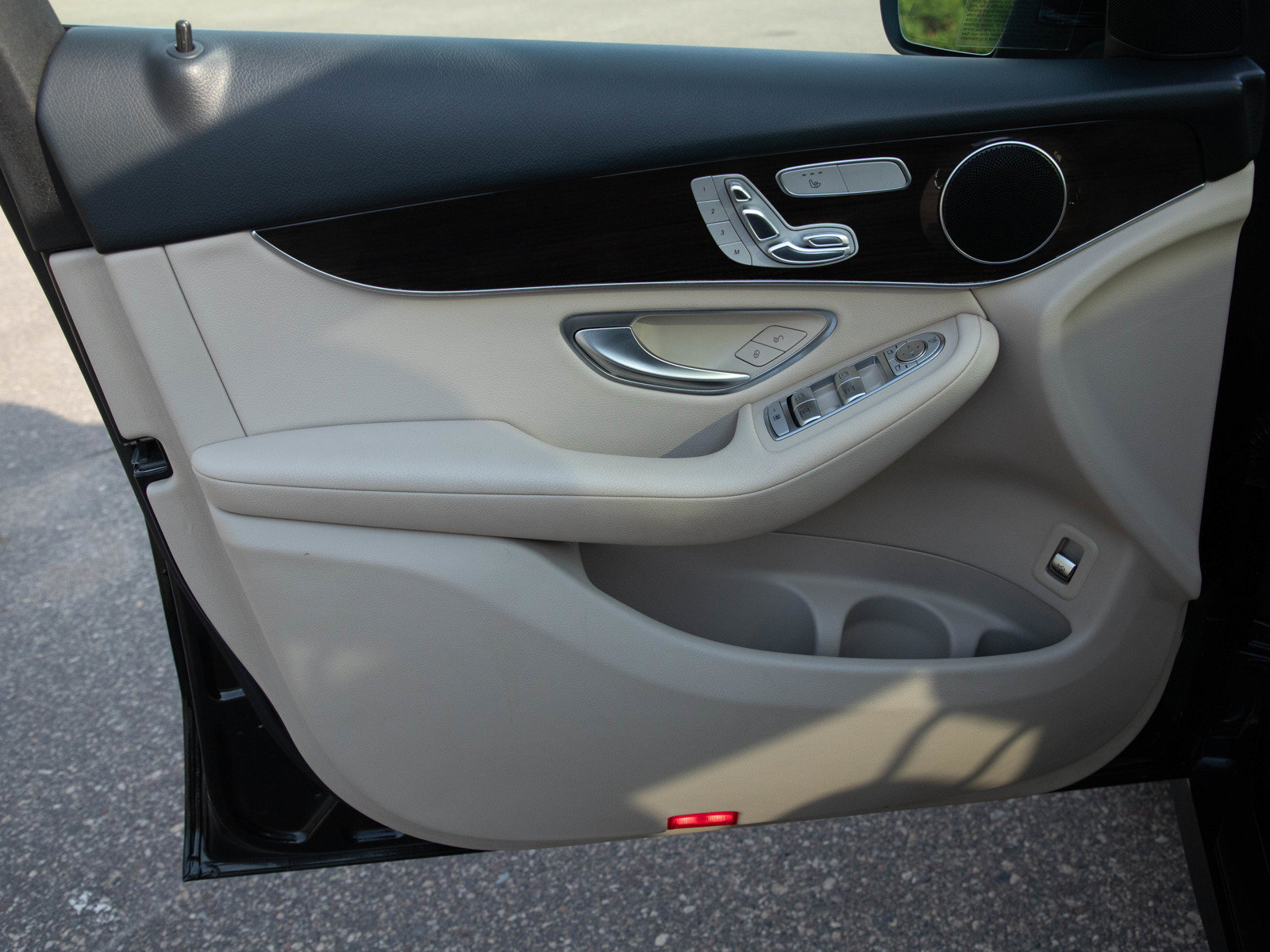 Used 2020 Mercedes-Benz GLC 300 4MATIC image 17