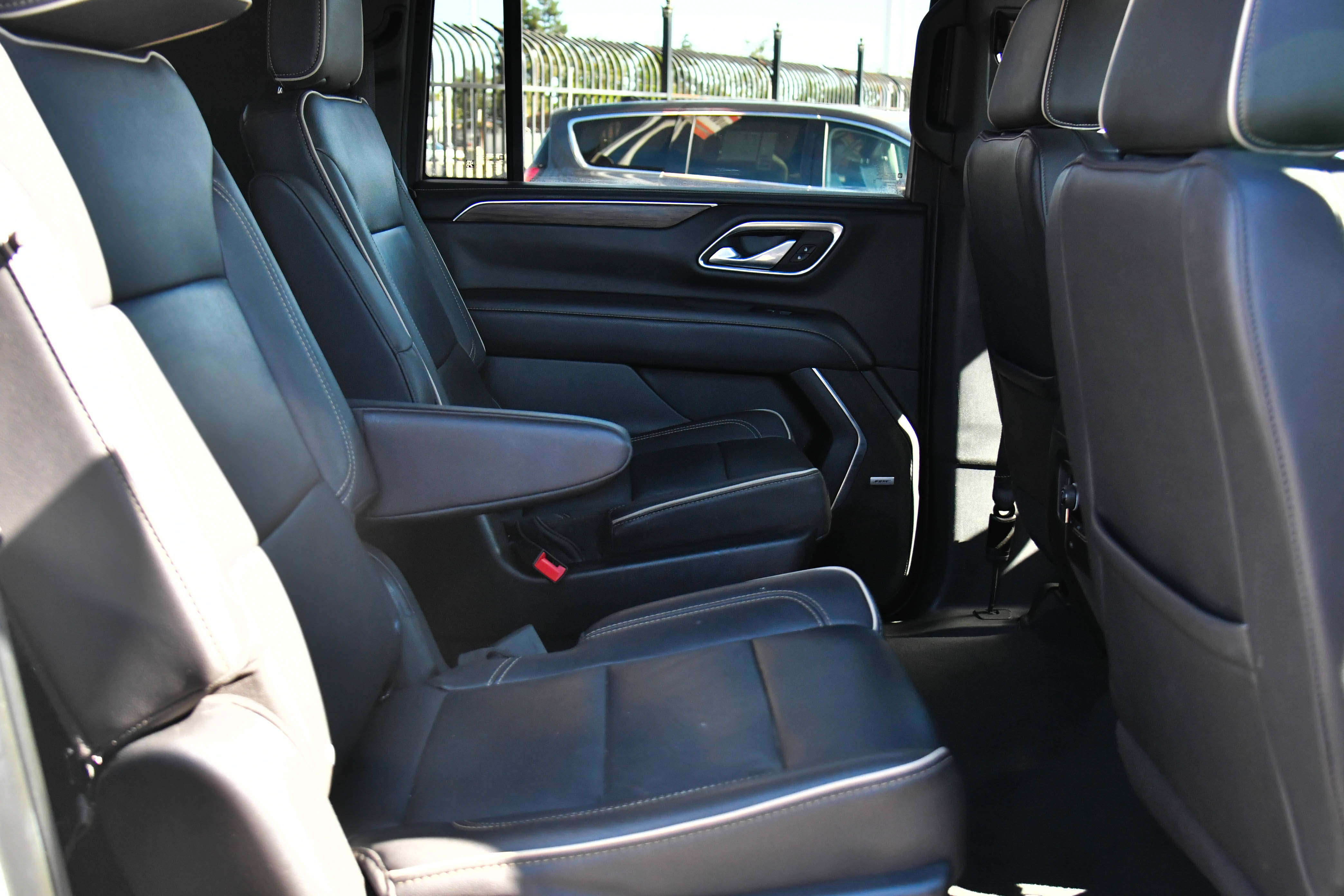 Used 2023 Chevrolet Suburban Premier RWD image 49