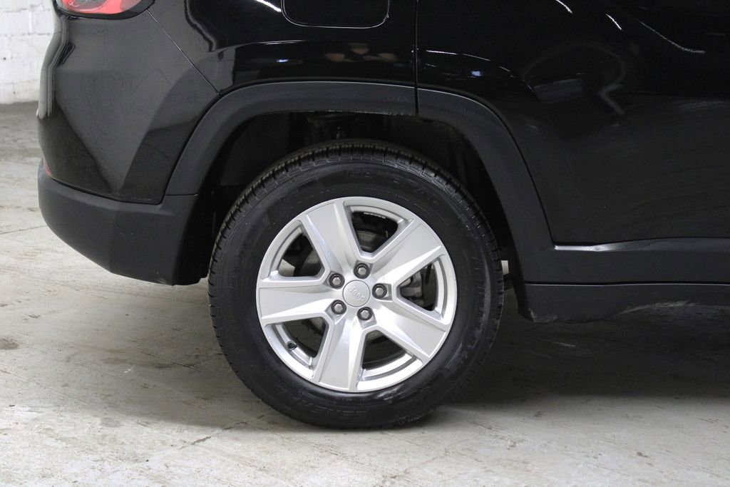 Used 2022 Jeep Compass Latitude image 33