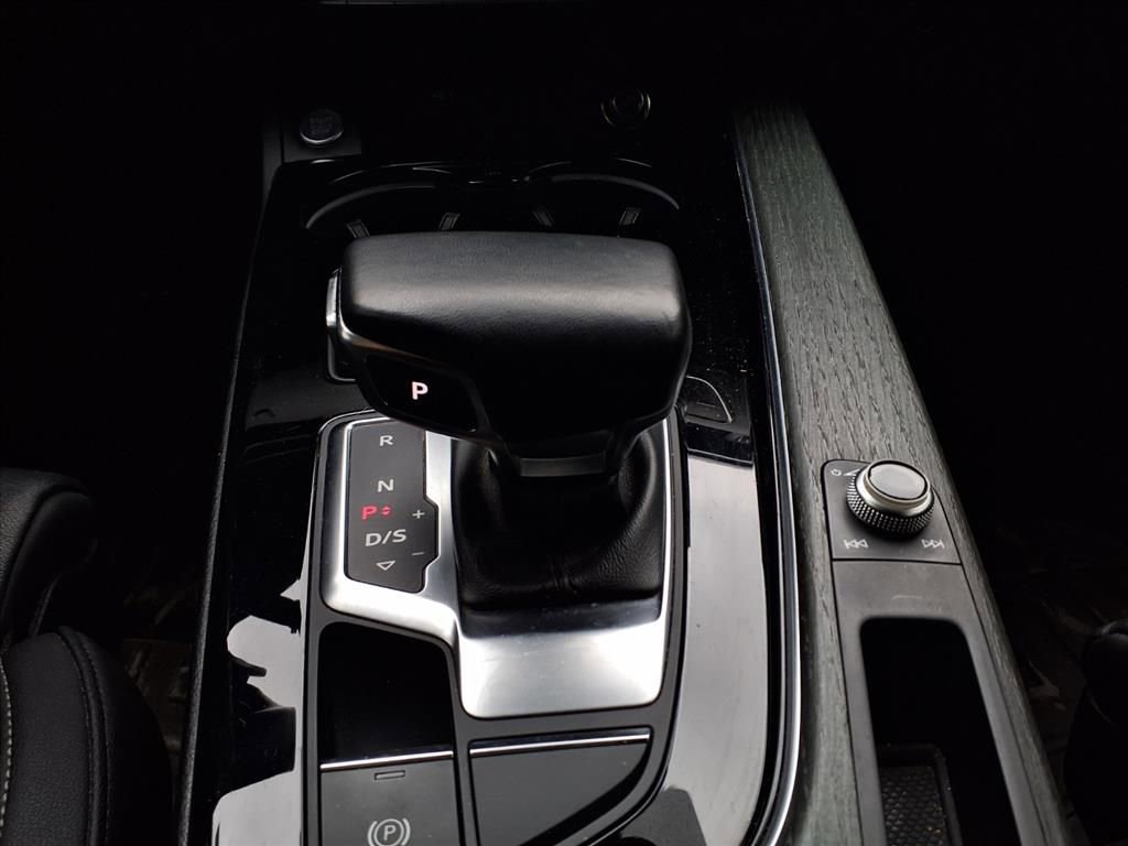 Used 2020 Audi A4 2.0T Premium w/ Convenience Package image 16