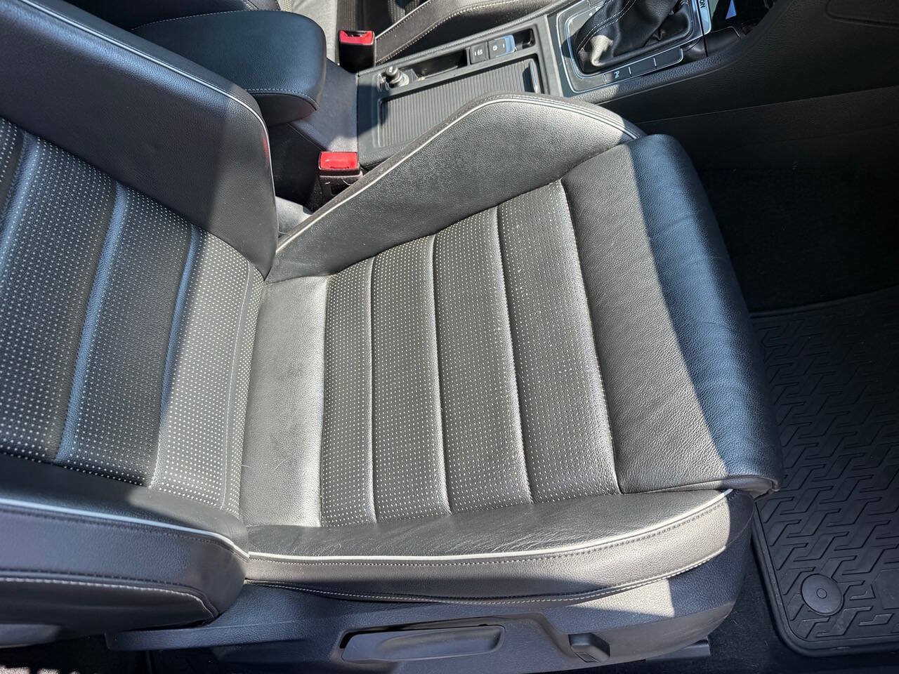 Used 2019 Volkswagen Golf R 4-Door AWD/4WD image 66