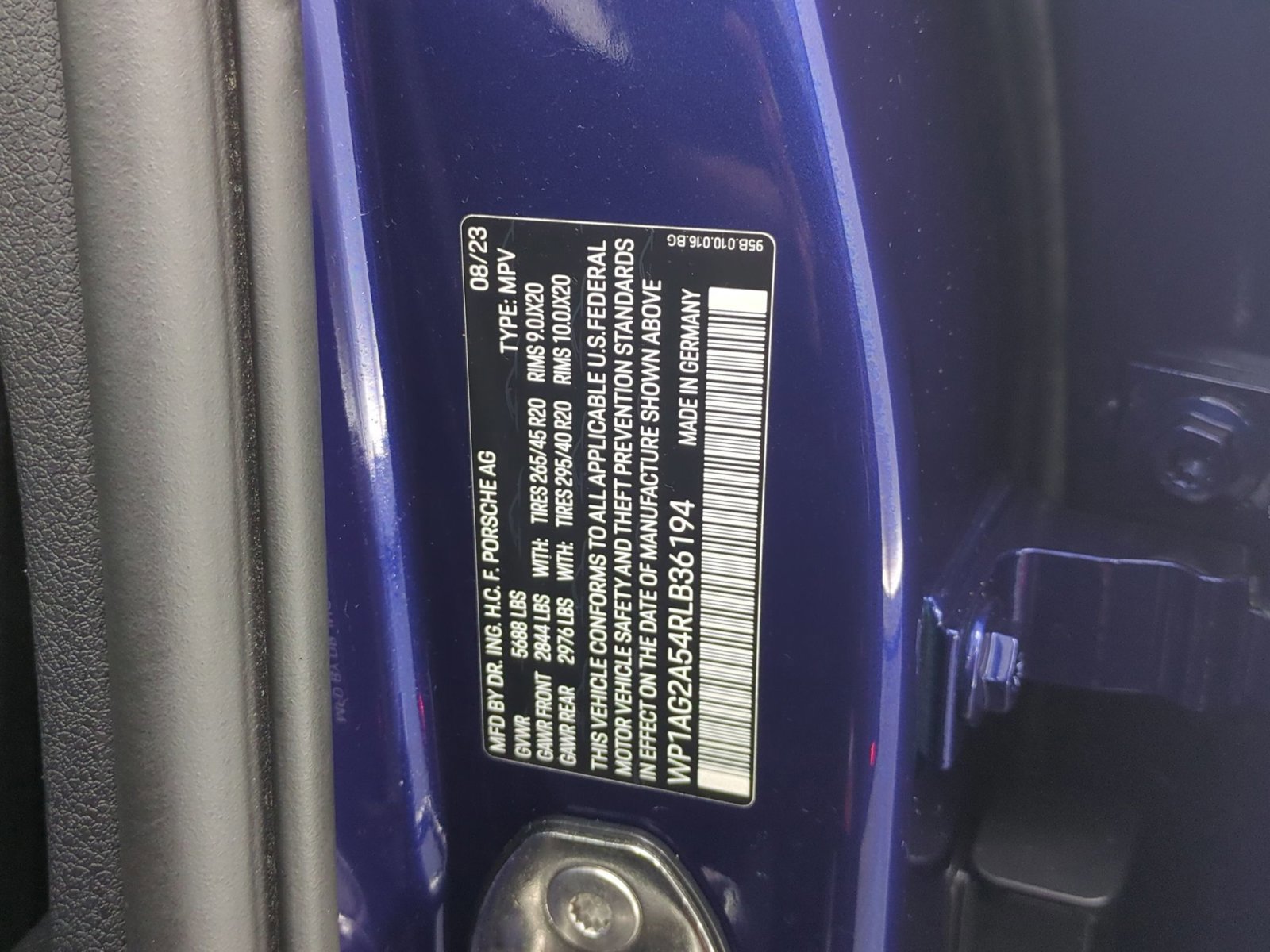 Certified 2024 Porsche Macan S image 29