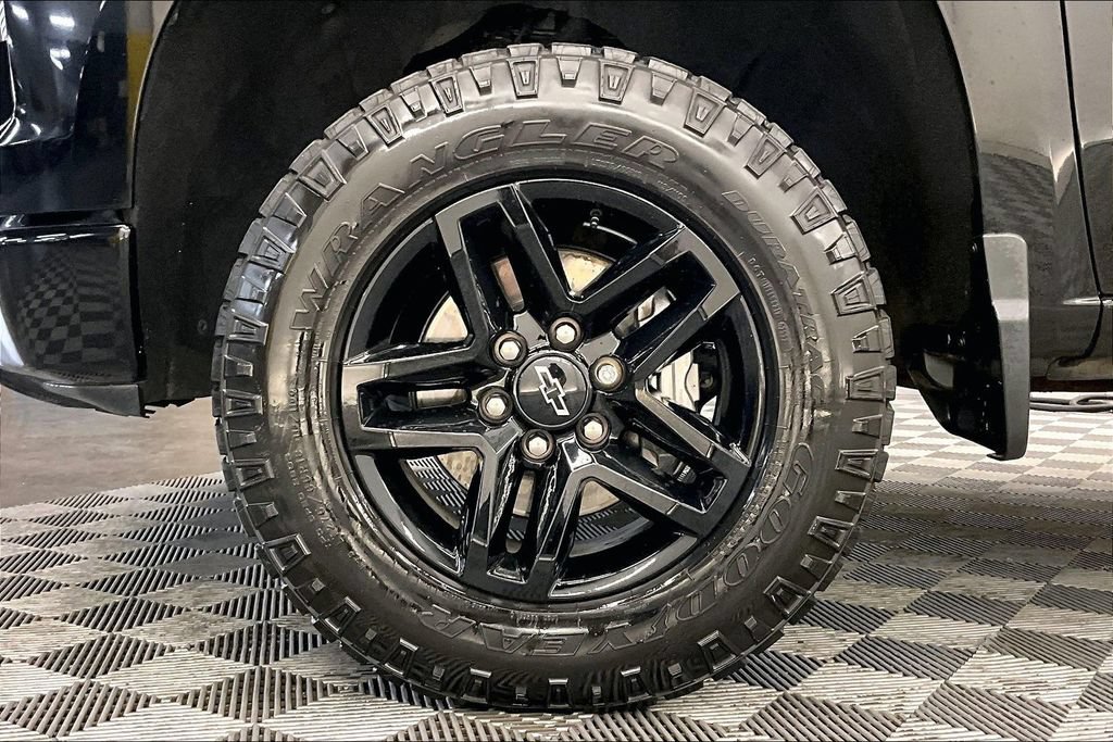 Used 2022 Chevrolet Silverado 1500 LT Trail Boss w/ LT Trail Boss Premium Package AWD/4WD image 8