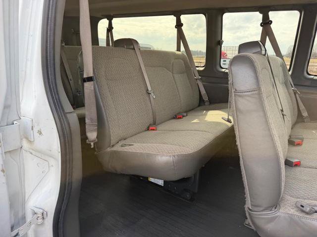 Used 2022 Chevrolet Express 3500 LS RWD image 9