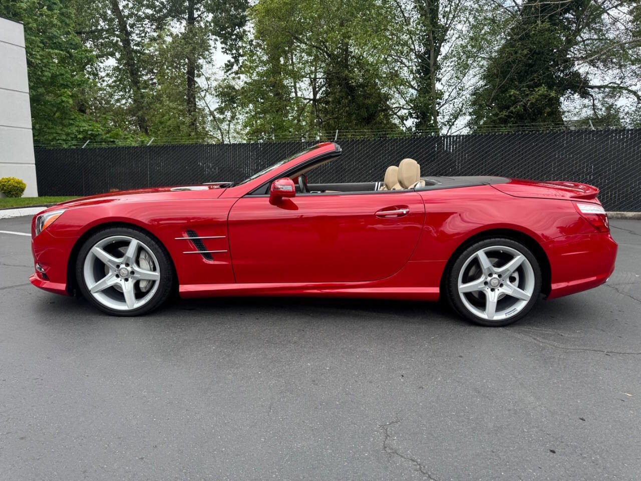Used 2013 Mercedes-Benz SL 550 image 2