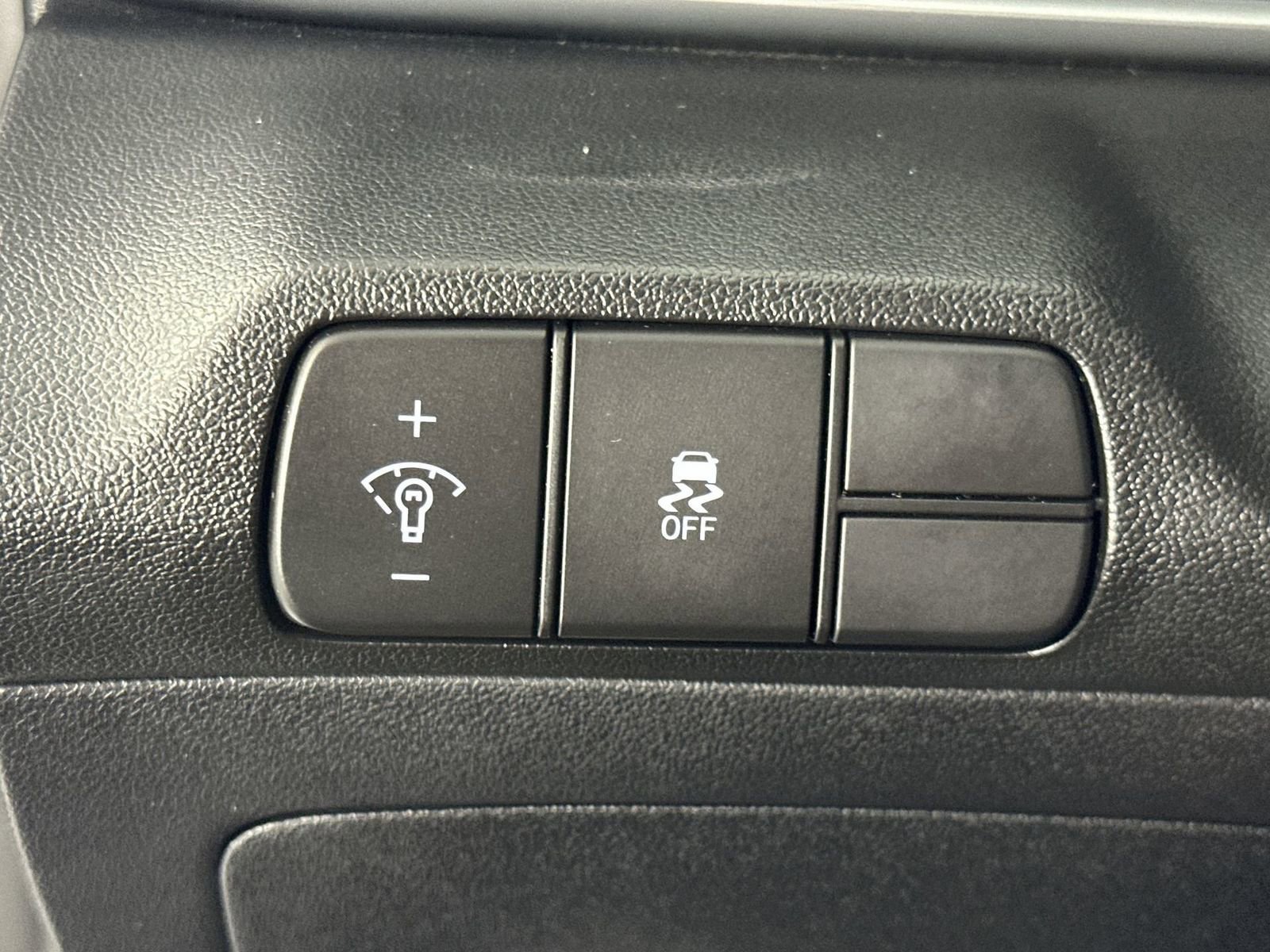 Used 2024 Hyundai Elantra SEL FWD image 22