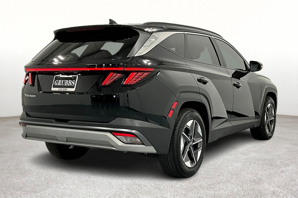 Used 2025 Hyundai Tucson SEL FWD image 2