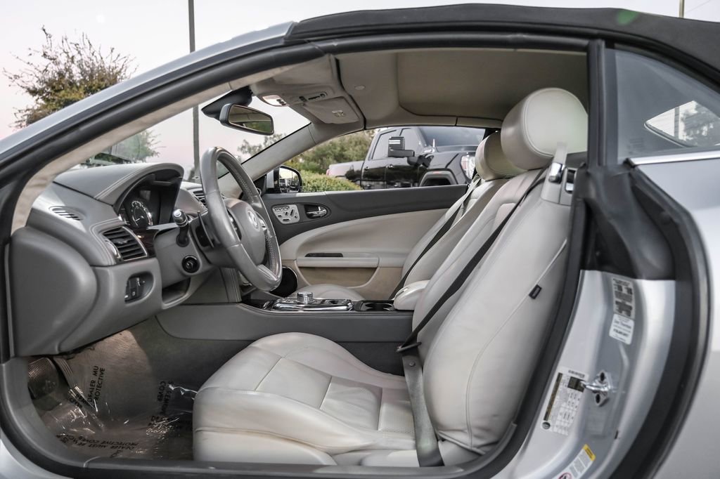 Used 2010 Jaguar XK Convertible image 32