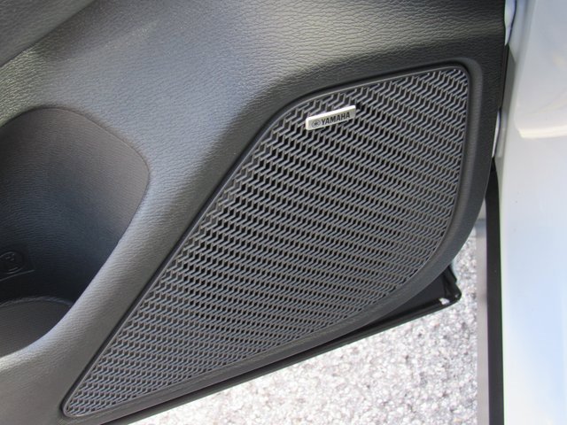 New 2025 Mitsubishi Outlander SEL image 13