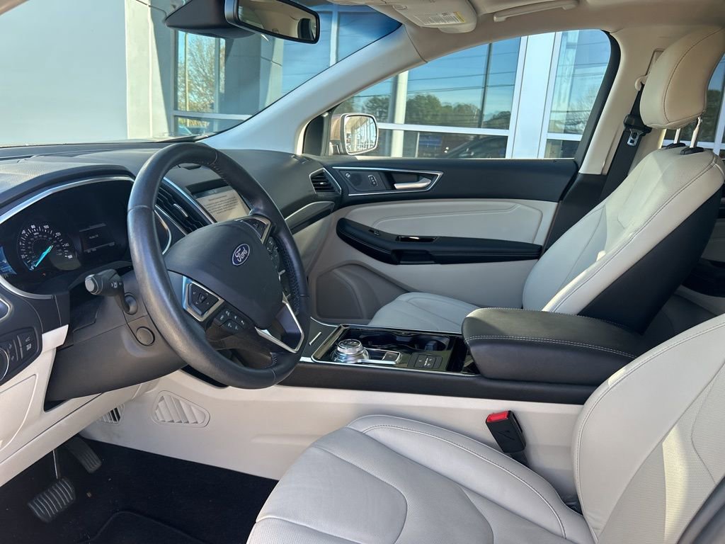 Used 2019 Ford Edge Titanium w/ Equipment Group 301A image 3