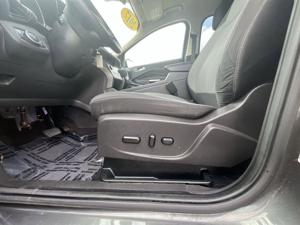 Used 2017 Ford Escape SE w/ Equipment Group 201A FWD image 15